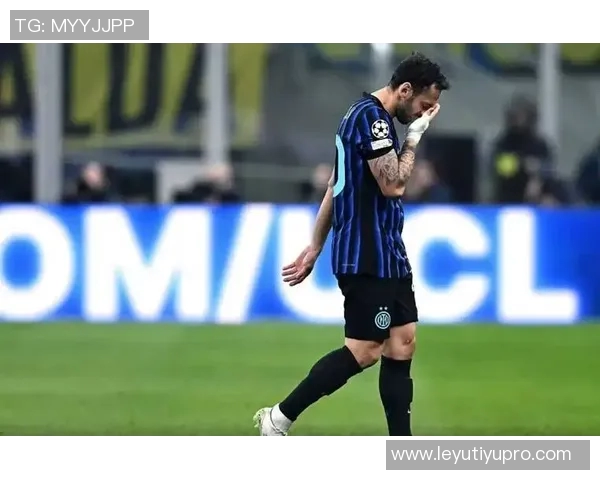 国米点球争议背后主裁视线受阻助理裁判果断判罚VAR介入确认结果