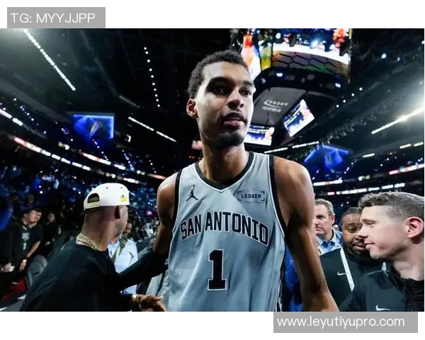 张佳玮谈文班进攻策略并展望健康状态下争夺最佳防守球员荣誉