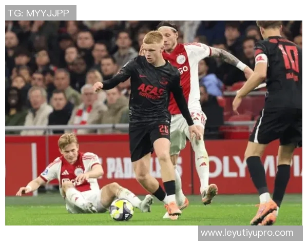 皇马关注19岁荷兰中场斯米特转会费预计超6000万欧元 皇马关注19岁荷兰中场斯米特转会费预计超6000万欧元